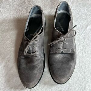 Naot Women’s Gray Metallic Leather Oxfords Size 9-9.5US / 40EU